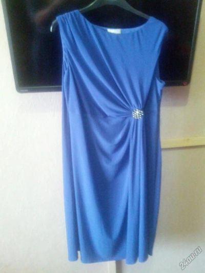 Лот: 5884089. Фото: 1. Вечернее платье с брошью 50-52. Платья