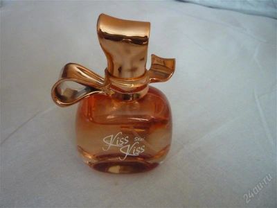 Лот: 971106. Фото: 1. kiss kiss парфюмированная вода... Женская парфюмерия