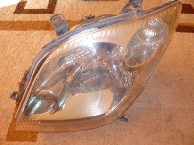 Лот: 8154253. Фото: 1. Фара Toyota Ist. Оптика и освещение
