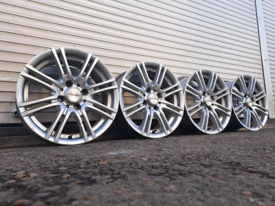 Лот: 25124821. Фото: 1. Комплект Оригинальных Литых дисков... Диски