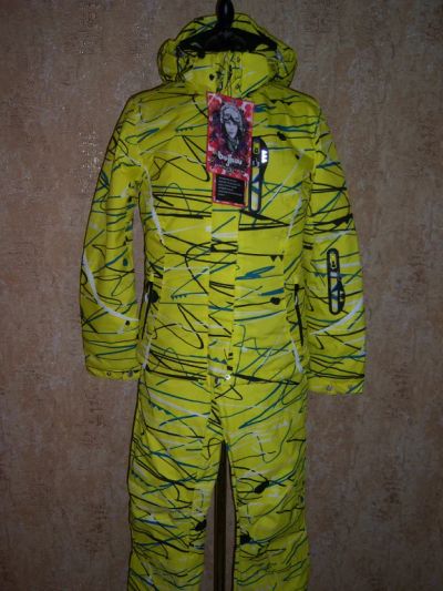 Лот: 3223332. Фото: 1. Лыжный костюм!!!. Зимняя спортивная одежда
