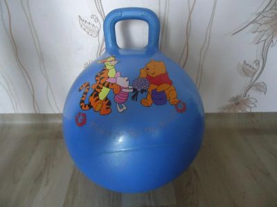 Лот: 6044709. Фото: 1. Гимнастический мяч с ручкой для... Другое (дети растут)