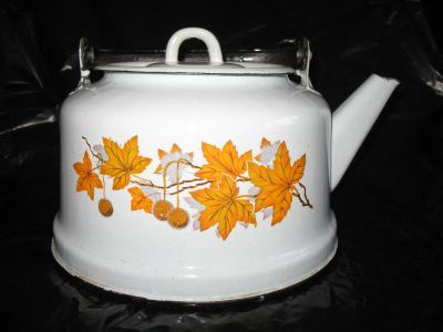 Лот: 5449270. Фото: 1. Чайник эмалированный. Сковороды и сотейники