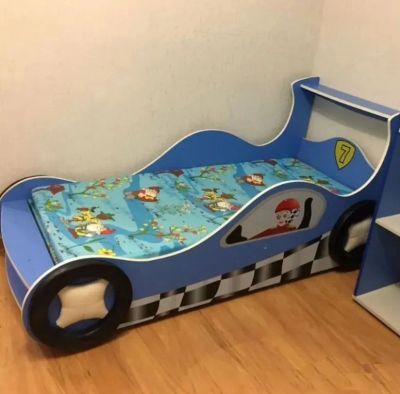 Лот: 25678605. Фото: 1. Кровать детская - машина с бортиками. Детские кровати и кроватки