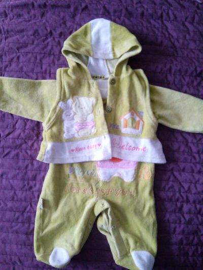 Лот: 6511093. Фото: 1. зеленый костюмчик. Костюмы, пиджаки, комбинезоны