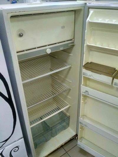 Лот: 11771926. Фото: 1. Холодильник (эконом) бирюса б-6... Холодильники, морозильные камеры