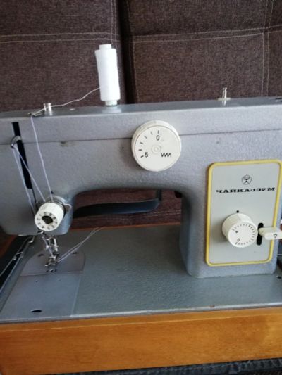 Лот: 16211557. Фото: 1. Швейная машинка Чайка электрическая. Швейная, вязальная
