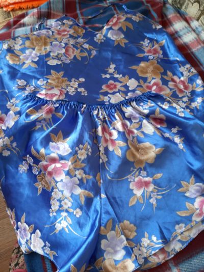 Лот: 19105641. Фото: 1. Пижама с шортами, 52 размер, шёлковая. Домашняя одежда