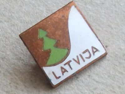 Лот: 20110858. Фото: 1. Значок Латвия ёлка дерево latvija... Сувенирные