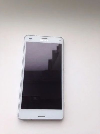 Лот: 7633441. Фото: 1. Sony Xperia z3 compact white,состояние... Смартфоны