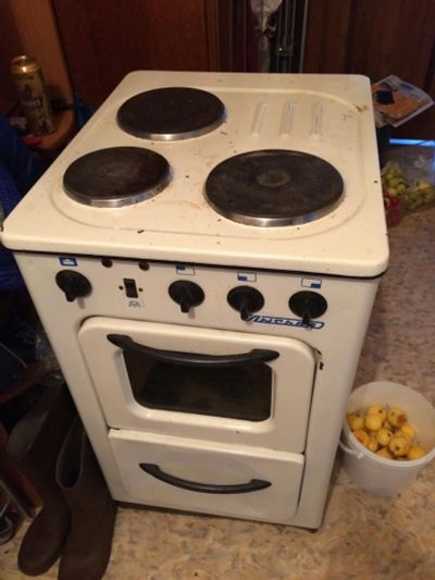 Лот: 8267296. Фото: 1. Электроплита б/у. Плиты, духовые шкафы, варочные поверхности