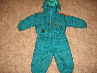 Лот: 4558541. Фото: 1. Комбинезон, зимний. Костюмы, пиджаки, комбинезоны