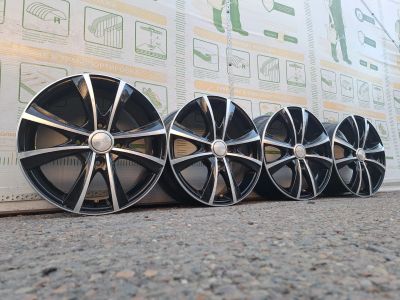 Лот: 25884972. Фото: 1. Комплект Оригинальных Литых дисков... Диски