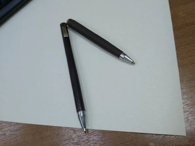 Лот: 17358754. Фото: 1. Ручка (натуральная кожа). Ручки шариковые, перьевые