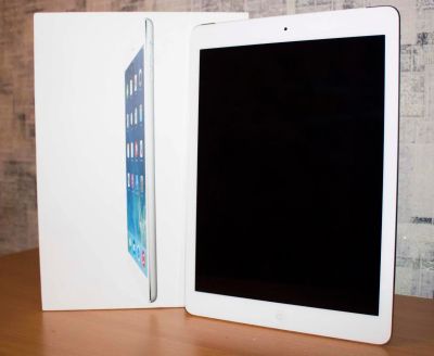 Лот: 6841355. Фото: 1. Apple iPad Air Retina 32 Gb WiFi... Планшеты