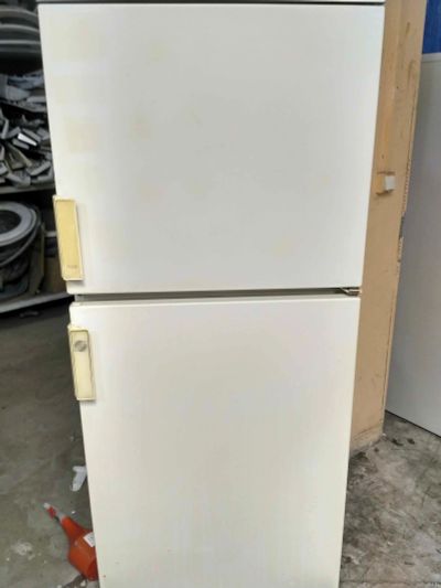 Лот: 13769998. Фото: 1. Холодильник (эконом) бирюса б-22... Холодильники, морозильные камеры