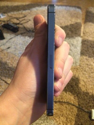 Лот: 6573192. Фото: 1. Продам iPhone 5 Черного цвета... Смартфоны