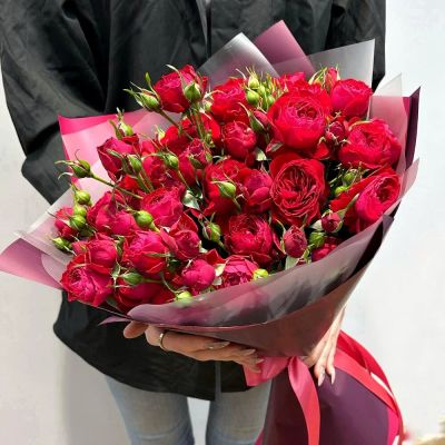 Лот: 21135506. Фото: 1. Букет кустовая красная роза. Свежие цветы