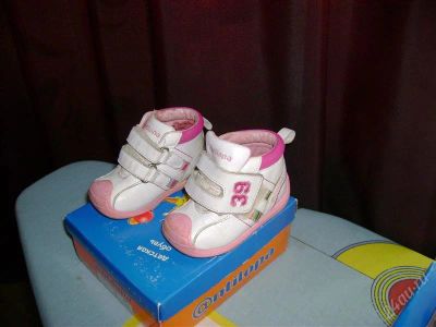 Лот: 1334826. Фото: 1. кроссовочки для малышки р.19... Кеды, кроссовки