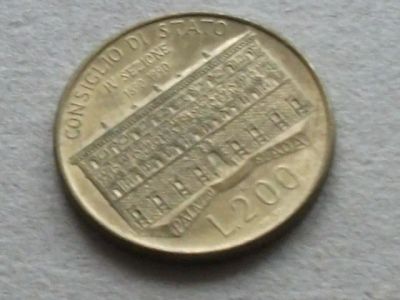 Лот: 20656554. Фото: 1. Монета 200 лир Италия 1990 юбилей... Европа