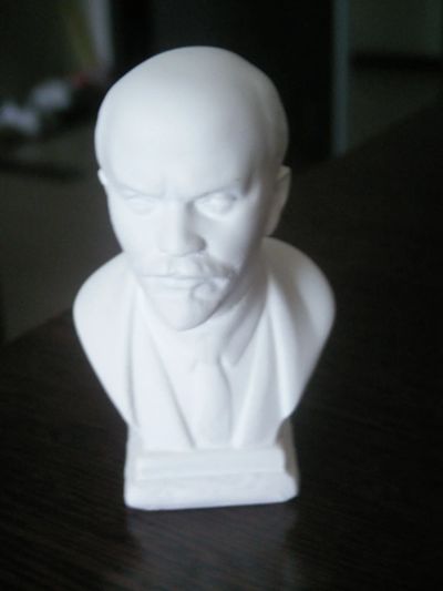 Лот: 20548590. Фото: 1. Владимир Ильич Ленин. Статуэтка... Фигурки, статуэтки