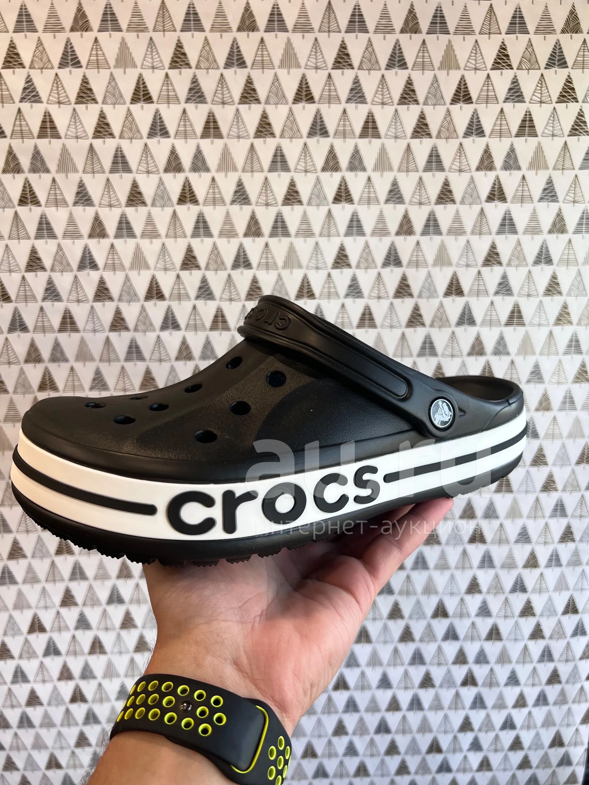Crocs origin 2025