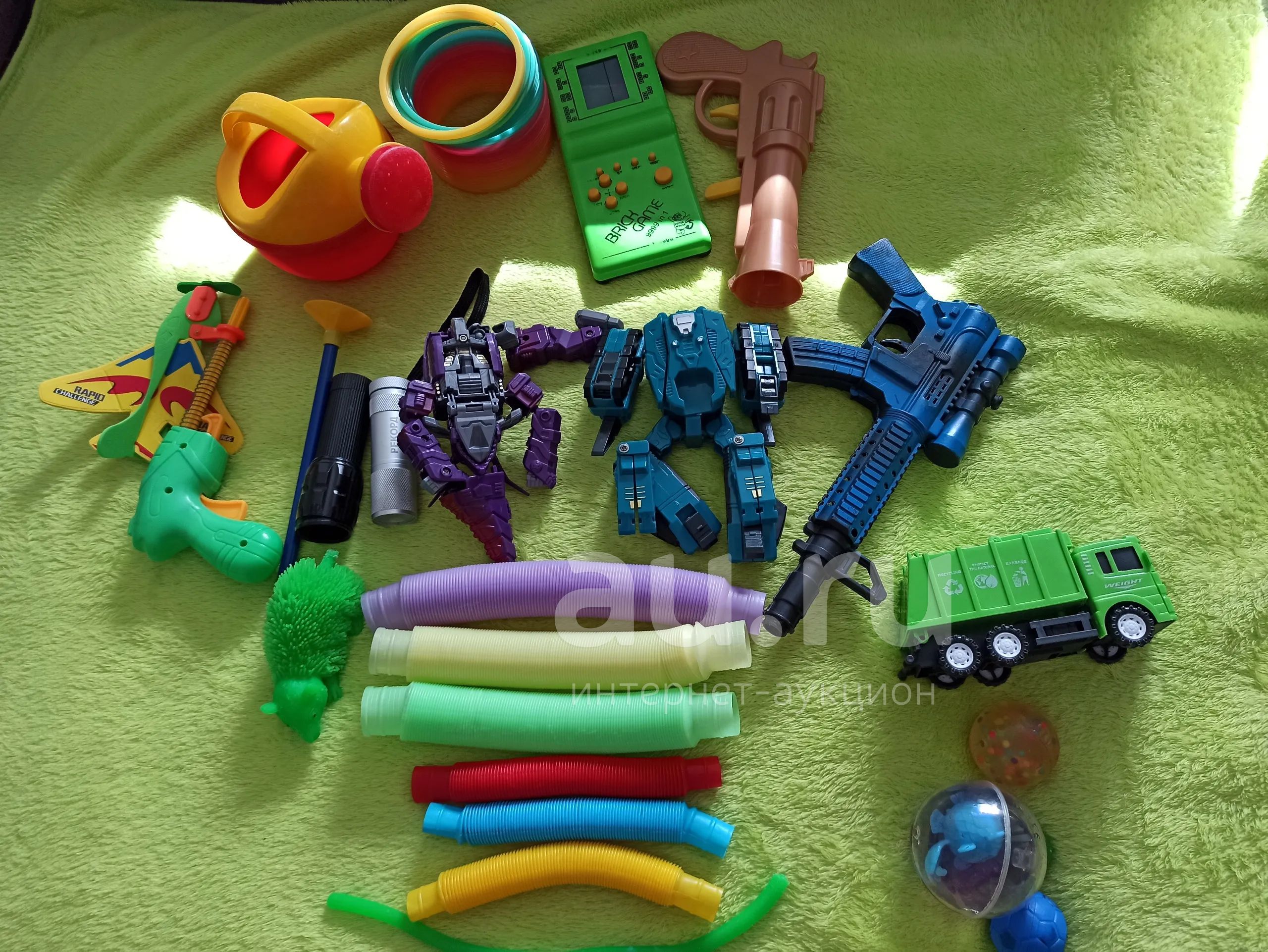 Игрушки пакетом. Игрушки б/у. Много поломанных, игрушки в песочницу ...