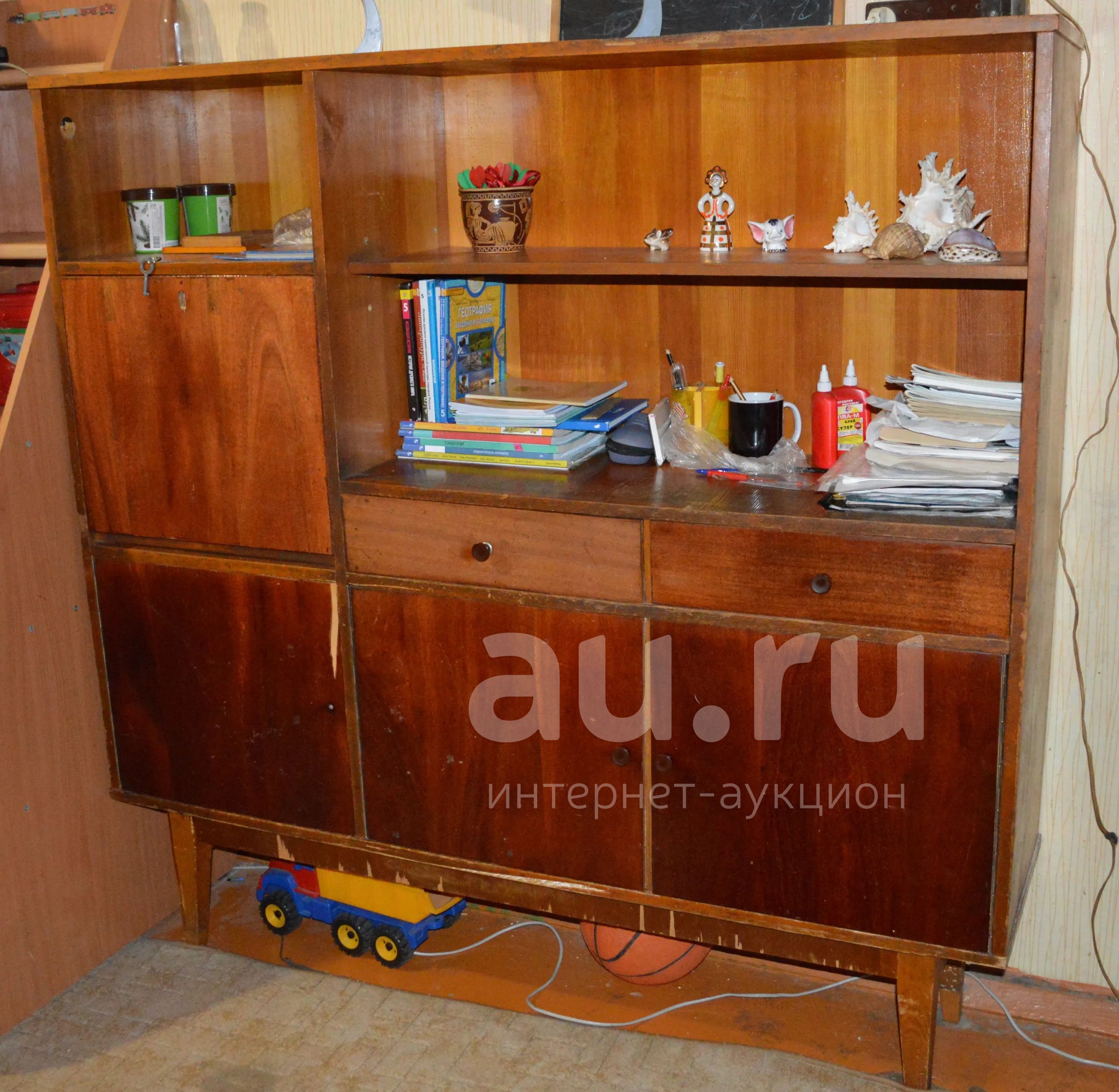 Советский сервант
