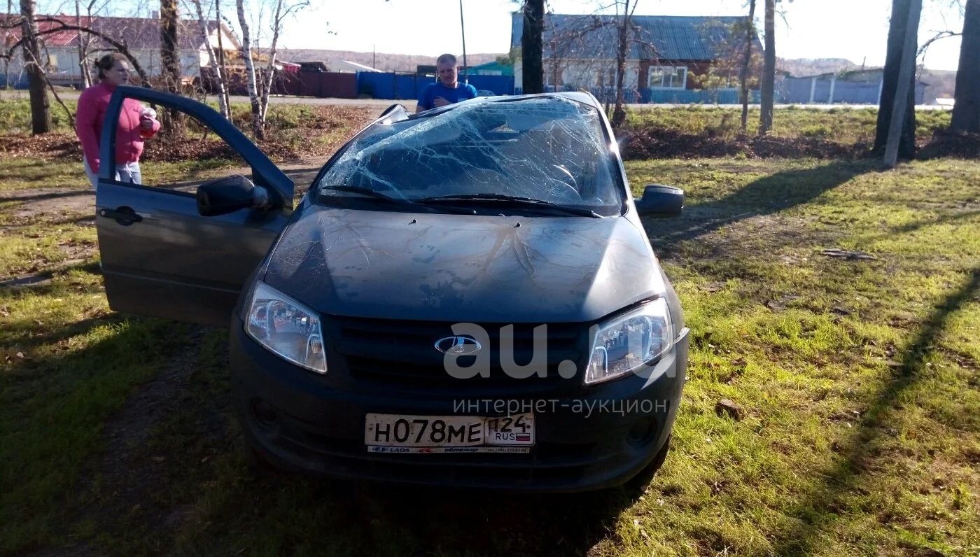 Лада гранта немного помята, на ходу! — купить в Красноярске. Состояние:  Аварийное. Автомобили на интернет-аукционе Au.ru