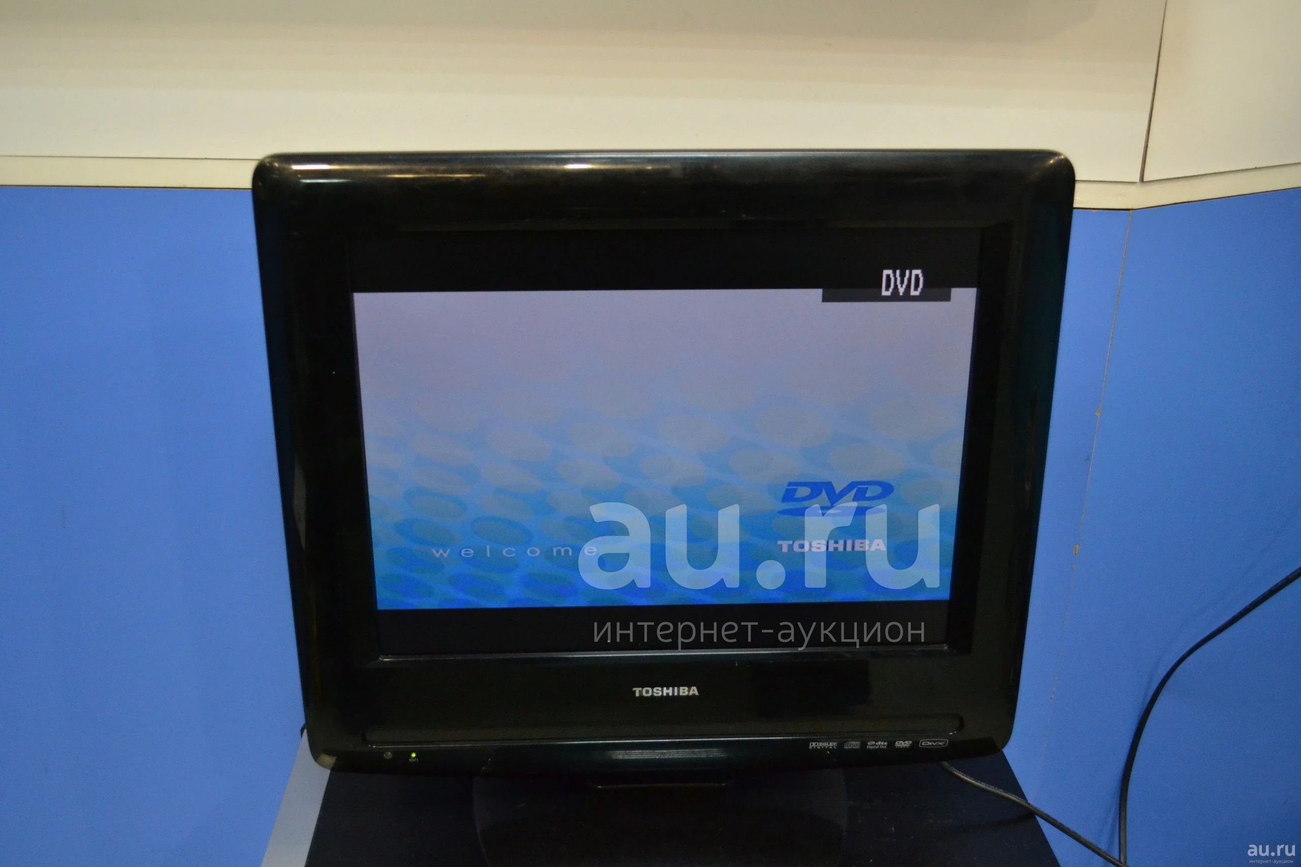 Жидкокристаллический телевизор жк 15" (38см) с dvd плеером Toshiba ...