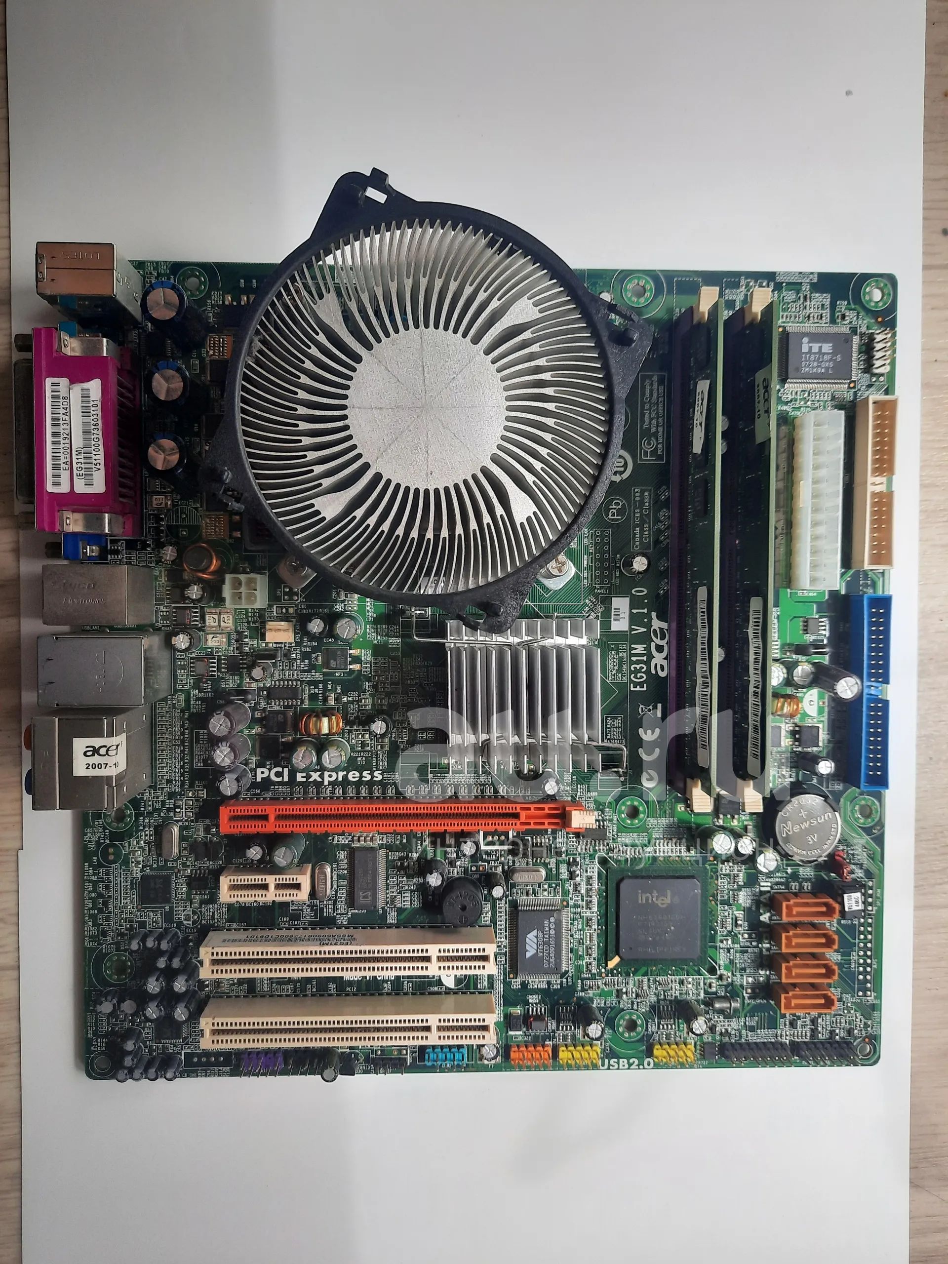 Acer EG31M V.1.0 Intel Q6600 DDR2 2GB . Au.ru