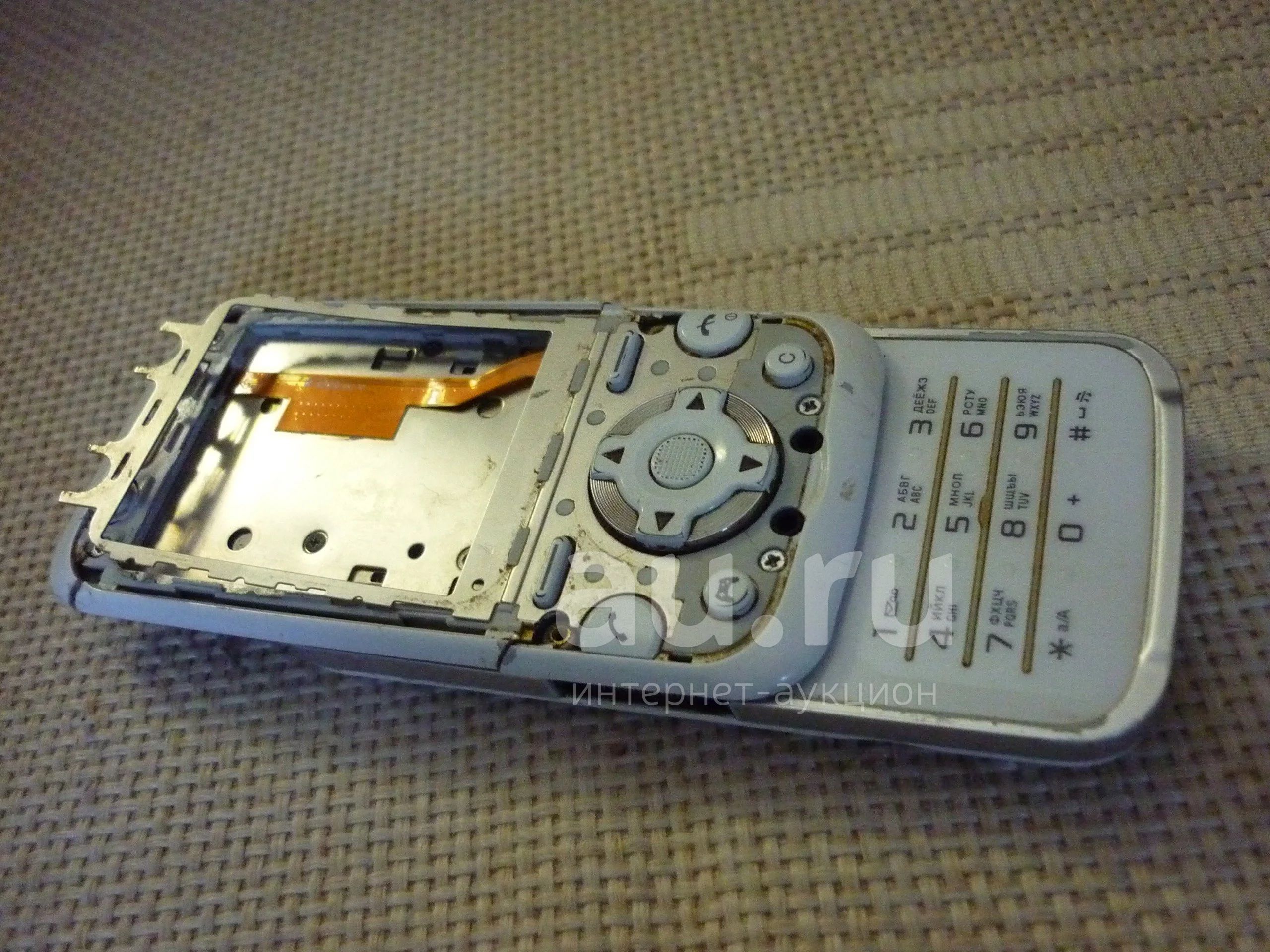 Телефон Sony Ericsson F 305, на запчасти — купить в Красноярске. Состояние:  Неисправно. Кнопочные мобильные телефоны на интернет-аукционе Au.ru