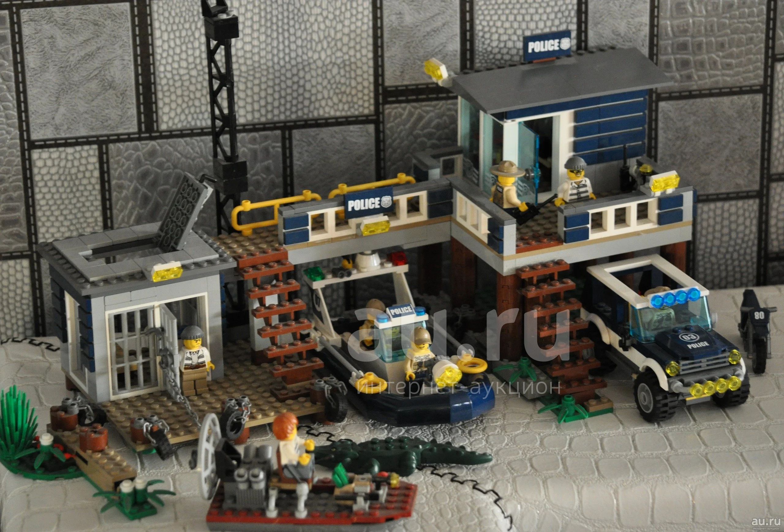 LEGO City 60069 Полицейский участок на болоте — купить в Красноярске.  Состояние: Б/у. Конструкторы на интернет-аукционе Au.ru