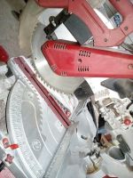 Лот: 11849209. Фото: 5. Торцовочная пила Зубр ЗПТ-305-1800-ЛР