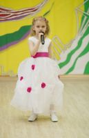 Лот: 11303265. Фото: 4. Бальное платье с розами. Красноярск