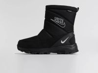 Лот: 25848734. Фото: 2. Зимние Сапоги Nike. Женская обувь