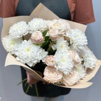 Лот: 21135568. Фото: 4. Букет кустовая роза и хризантема. Красноярск