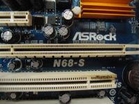 Лот: 11812278. Фото: 2. Материнская плата AsRock N68s... Комплектующие