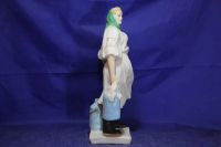 Лот: 21019424. Фото: 3. Фарфоровая Статуэтка Доярка молочница... Коллекционирование, моделизм