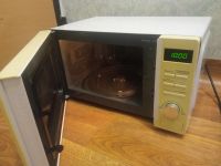 Лот: 24679243. Фото: 2. Микроволновая печь Midea. Мелкая бытовая техника