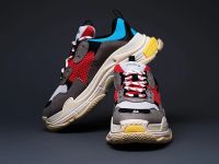 Лот: 17176999. Фото: 3. Кроссовки Balenciaga Triple S... Одежда, обувь, галантерея