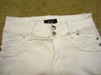 Лот: 8498192. Фото: 2. брюки джинсы белые узкие стрейч. Женская одежда