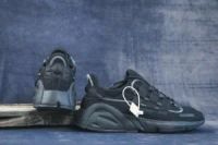 Лот: 13966827. Фото: 2. Кроссовки Adidas Yeezy Boost 600... Мужская обувь