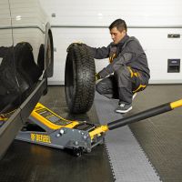 Лот: 21970665. Фото: 16. Домкрат подкатной Denzel 3 тонны...