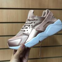 Лот: 10631172. Фото: 2. Nike Huarache. Женская обувь