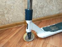 Лот: 25349938. Фото: 2. Самокат трюковой Solo. Спортивные товары