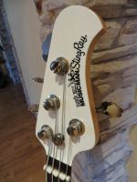 Лот: 8957505. Фото: 5. Ernie Ball Music Man Сlassic Stingray...