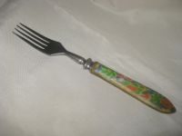 Лот: 18598884. Фото: 2. Вилка с цветной костяной ручкой... Посуда, кухонная утварь