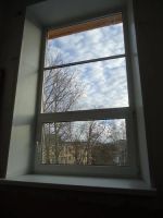 Лот: 4136511. Фото: 2. Пластиковые окна в подъезде -... Двери, окна, фурнитура