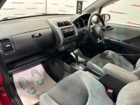 Лот: 25880538. Фото: 18. Honda Fit 2002